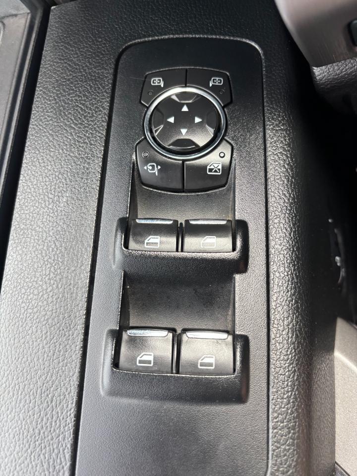 Ford F-150 4WD SuperCrew 145" Platinum 2015