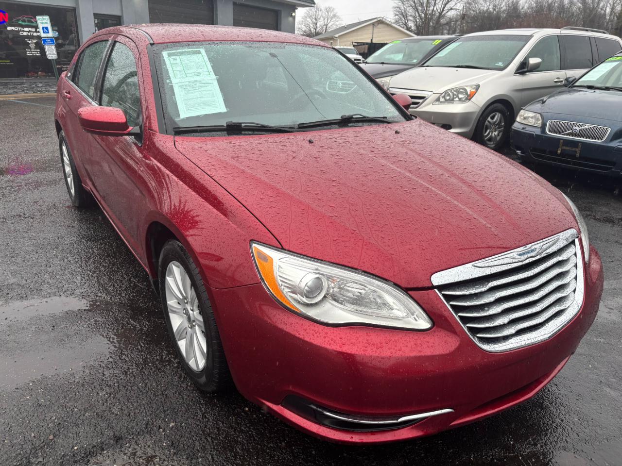 Chrysler 200 4dr Sdn Touring 2013