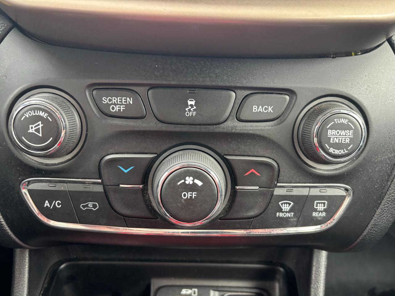 Jeep Cherokee 4WD 4dr Latitude 2014