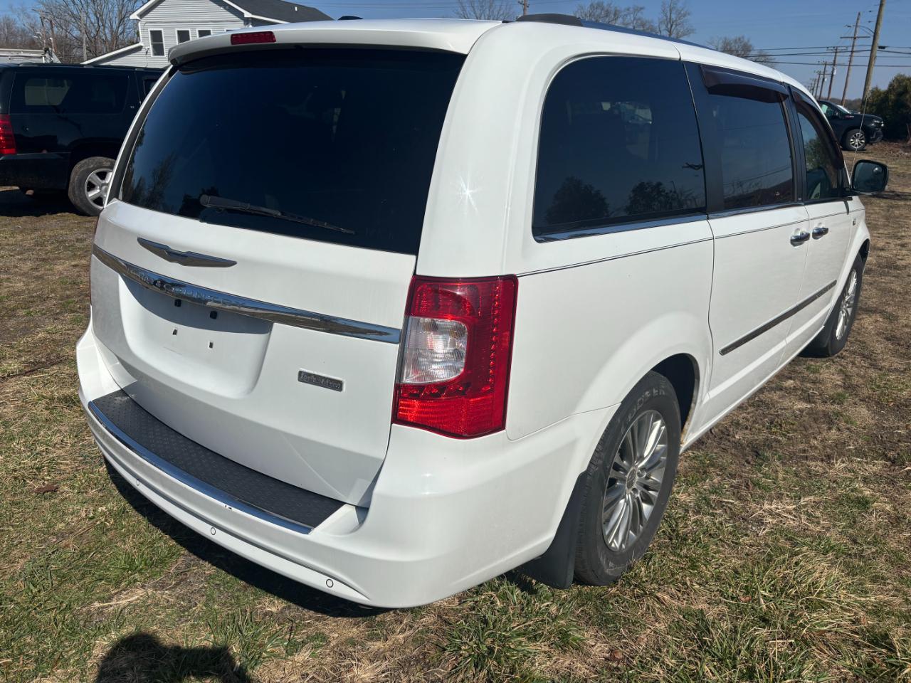 Chrysler Town & Country 4dr Wgn Touring-L 30th Anniversary 2014