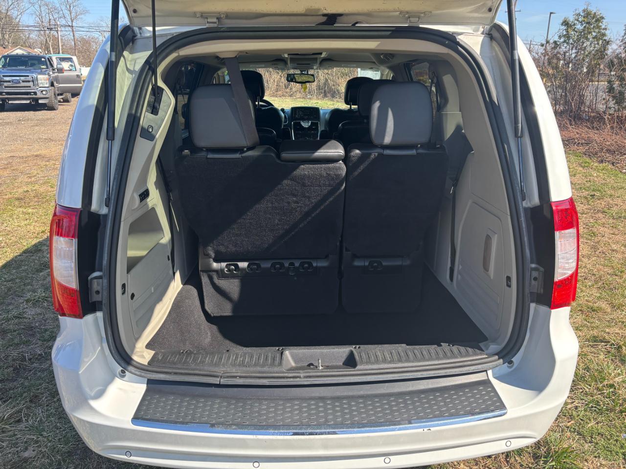 Chrysler Town & Country 4dr Wgn Touring-L 30th Anniversary 2014