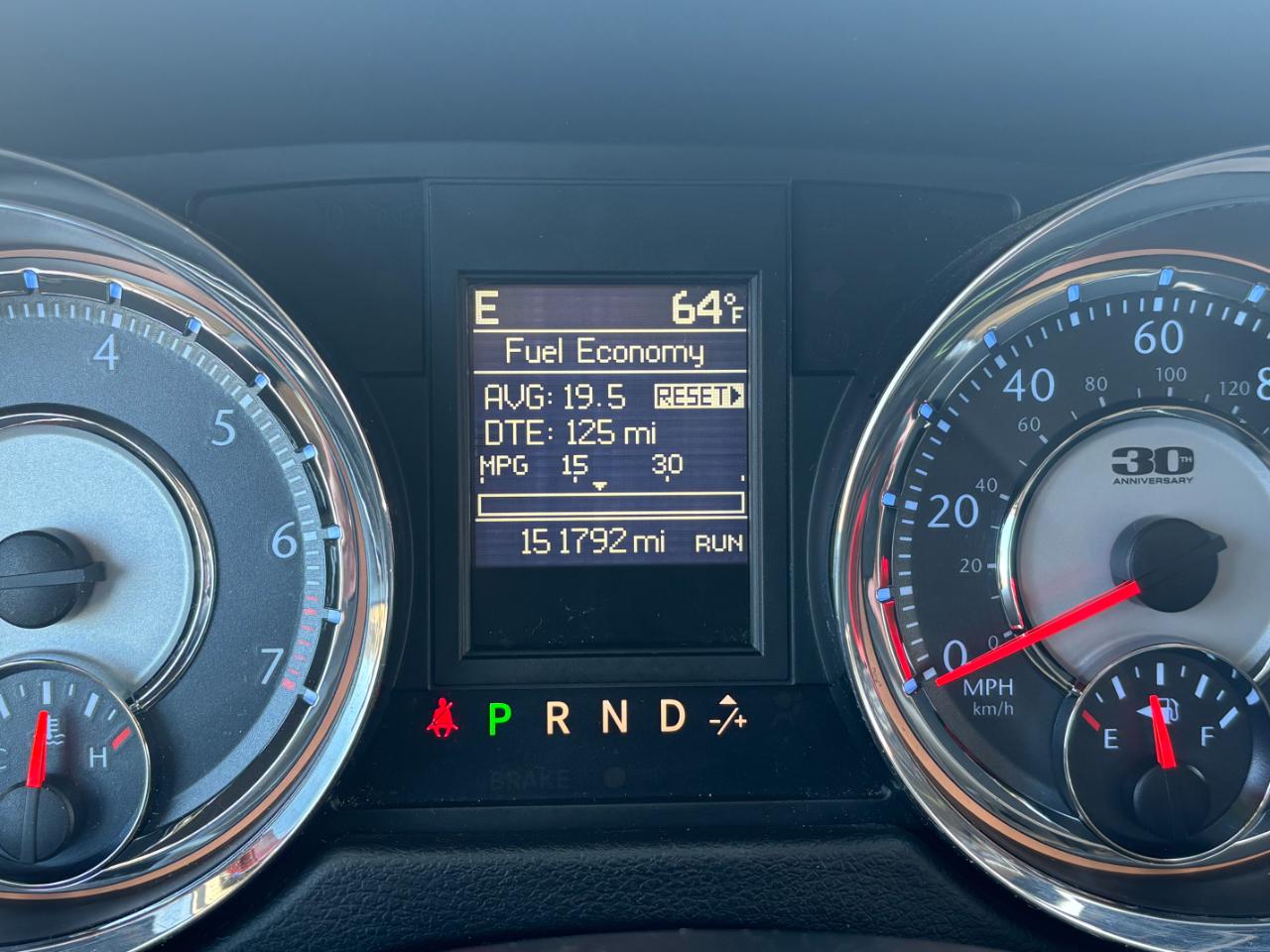 Chrysler Town & Country 4dr Wgn Touring-L 30th Anniversary 2014