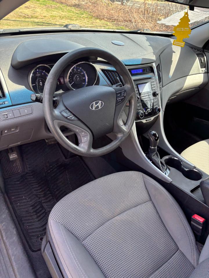 Hyundai Sonata 4dr Sdn 2.4L Auto GLS PZEV 2011