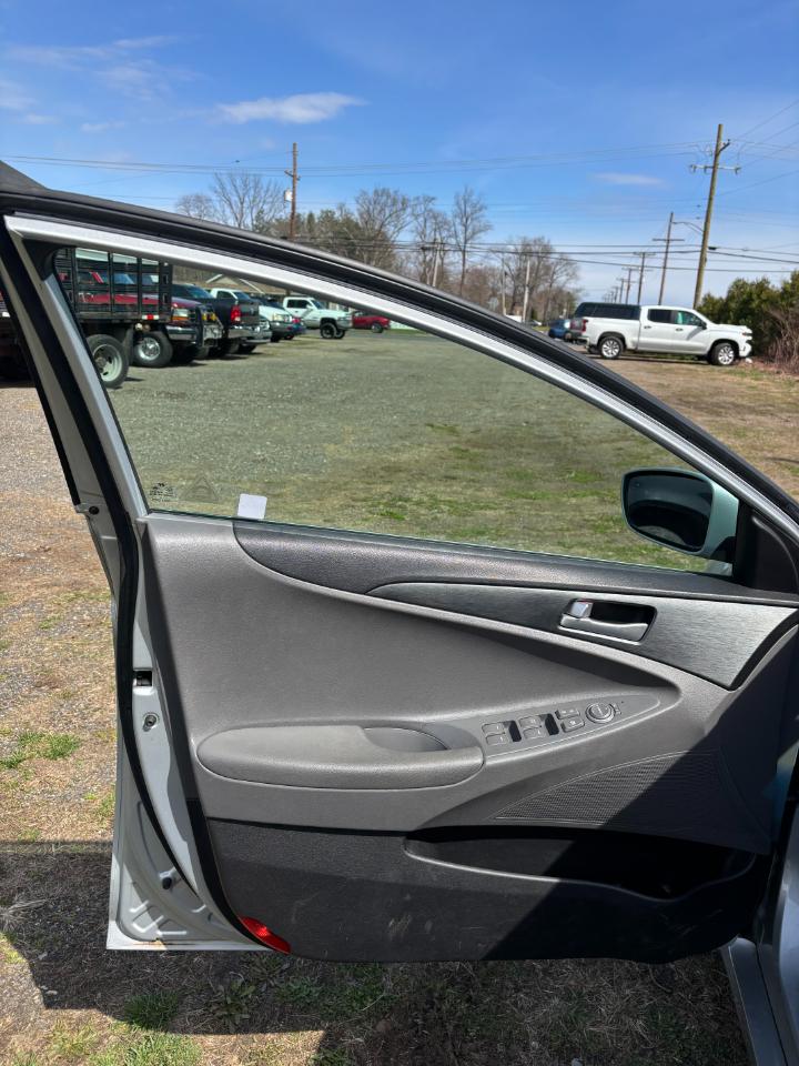 Hyundai Sonata 4dr Sdn 2.4L Auto GLS PZEV 2011