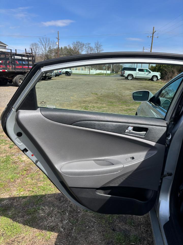 Hyundai Sonata 4dr Sdn 2.4L Auto GLS PZEV 2011