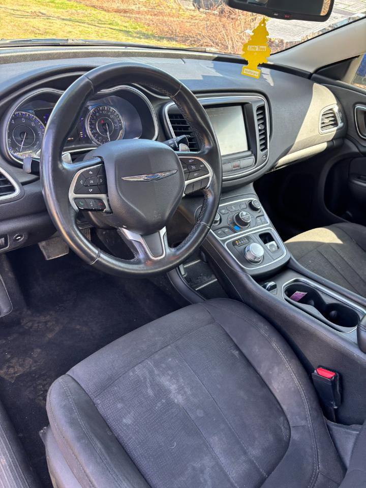 Chrysler 200 4dr Sdn Limited FWD 2016