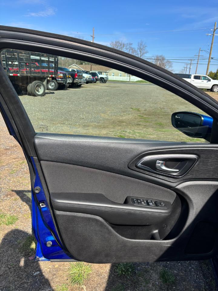 Chrysler 200 4dr Sdn Limited FWD 2016