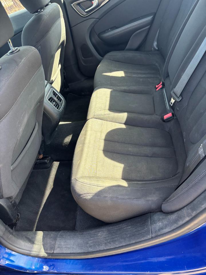 Chrysler 200 4dr Sdn Limited FWD 2016