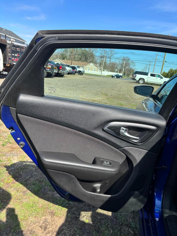 Chrysler 200 4dr Sdn Limited FWD 2016