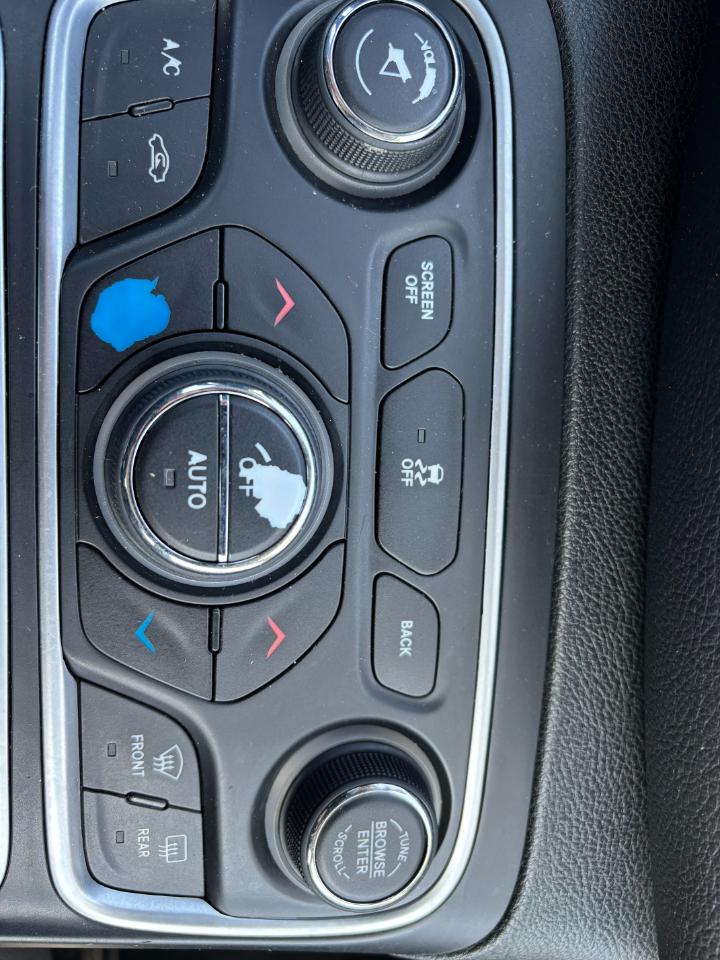 Chrysler 200 4dr Sdn Limited FWD 2016