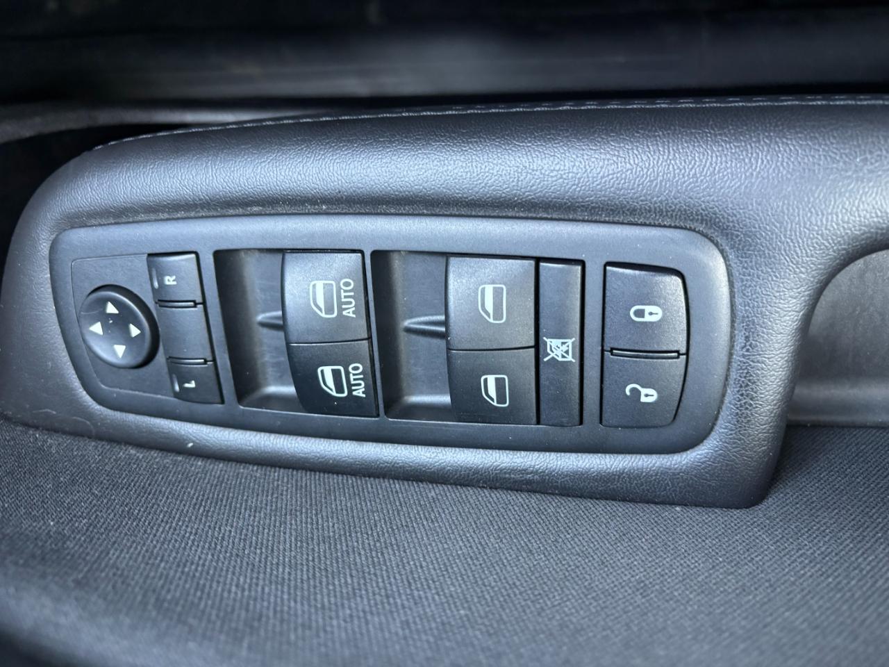 Chrysler 200 4dr Sdn Limited FWD 2016