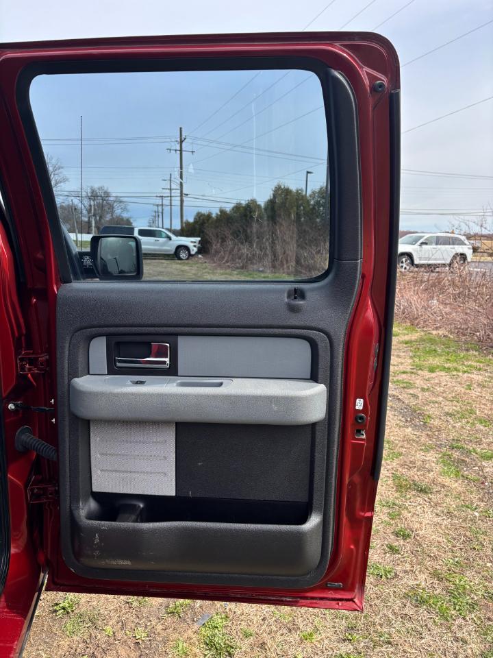 Ford F-150 4WD SuperCrew 145" STX 2014