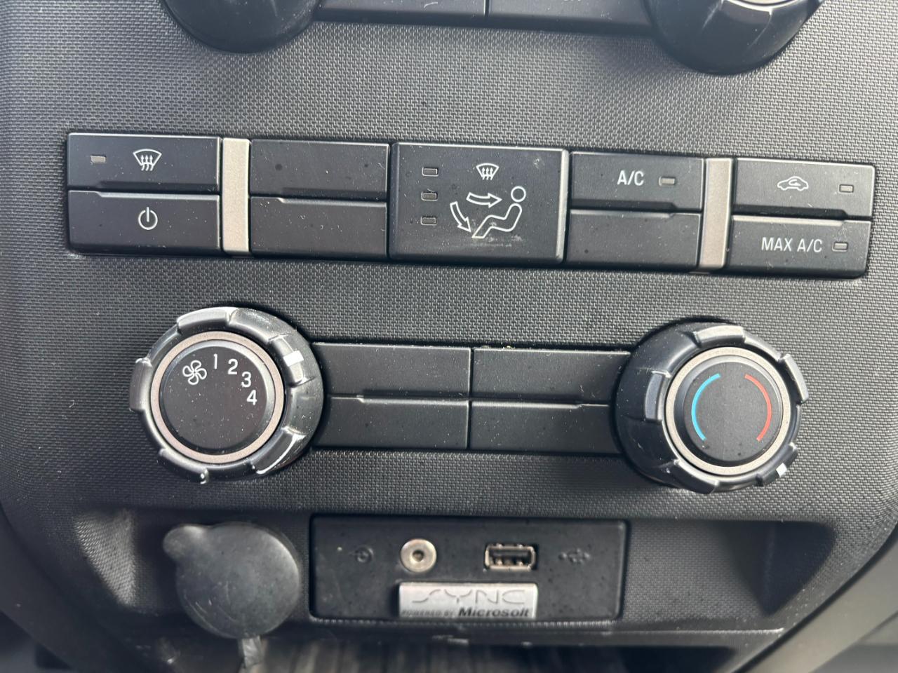 Ford F-150 4WD SuperCrew 145" STX 2014