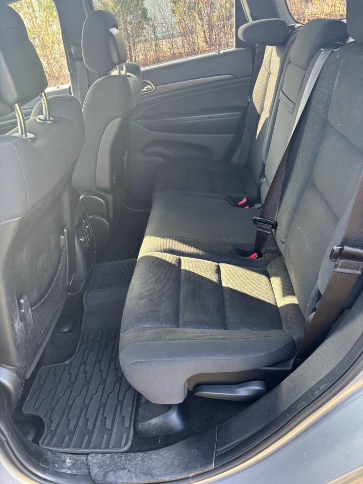 Jeep Grand Cherokee 4WD 4dr Laredo 2015