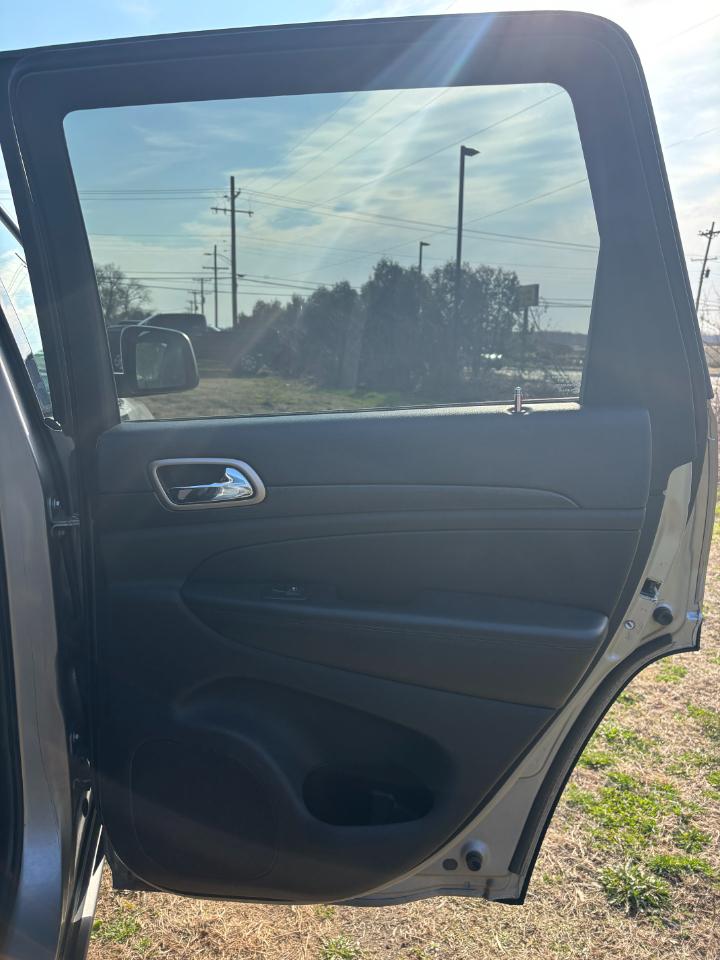 Jeep Grand Cherokee 4WD 4dr Laredo 2015