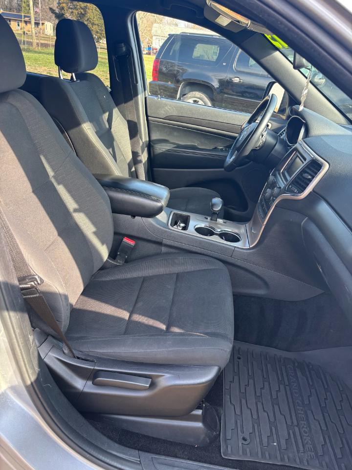 Jeep Grand Cherokee 4WD 4dr Laredo 2015