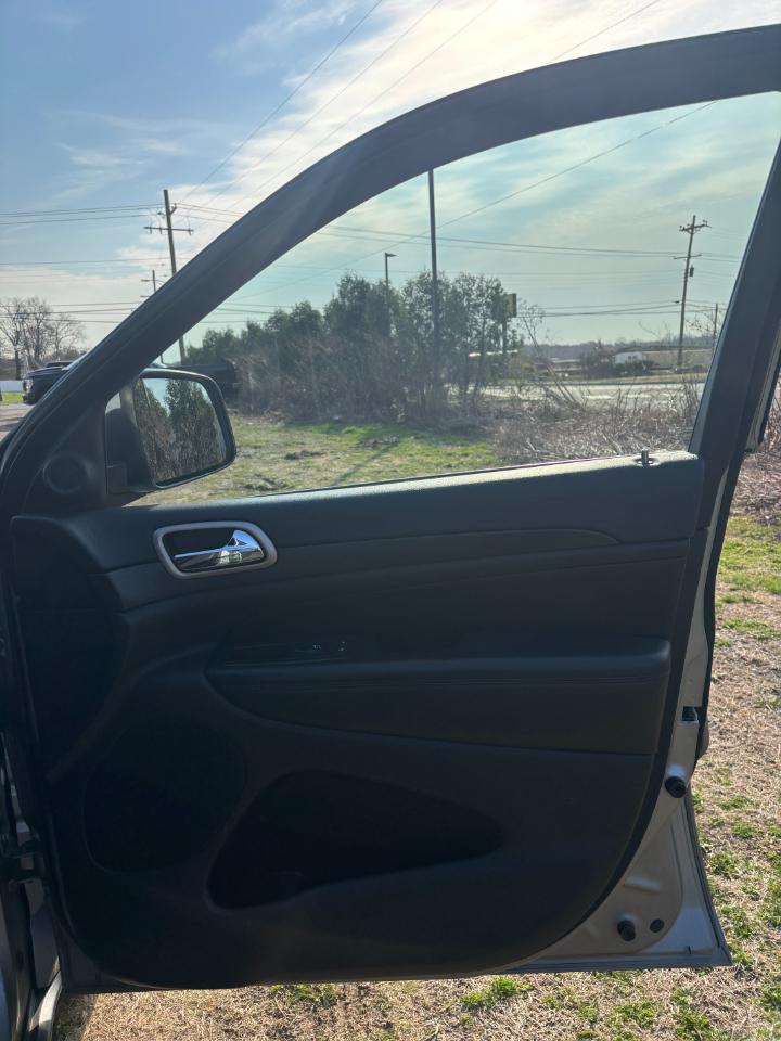 Jeep Grand Cherokee 4WD 4dr Laredo 2015