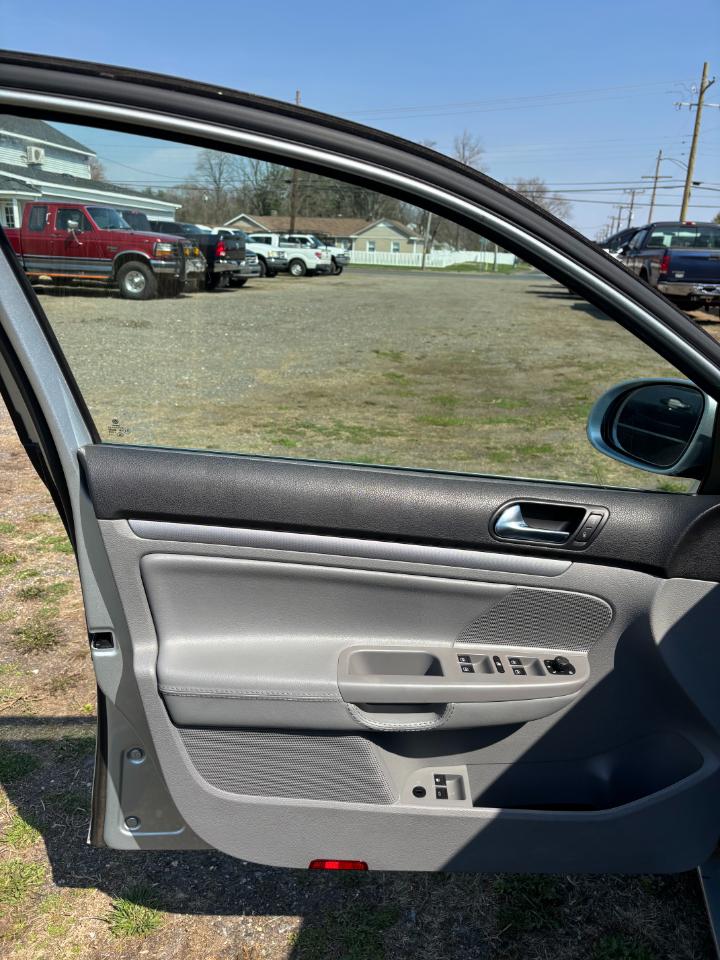 Volkswagen Jetta SE PZEV 2009