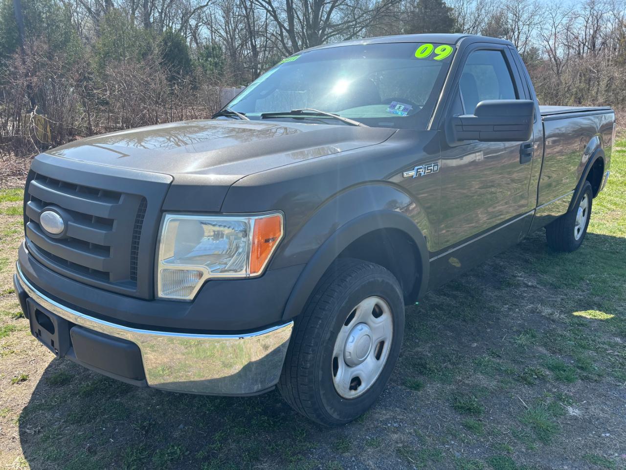 Ford F-150 2WD Reg Cab 145" XLT w/Midbox Prep 2009