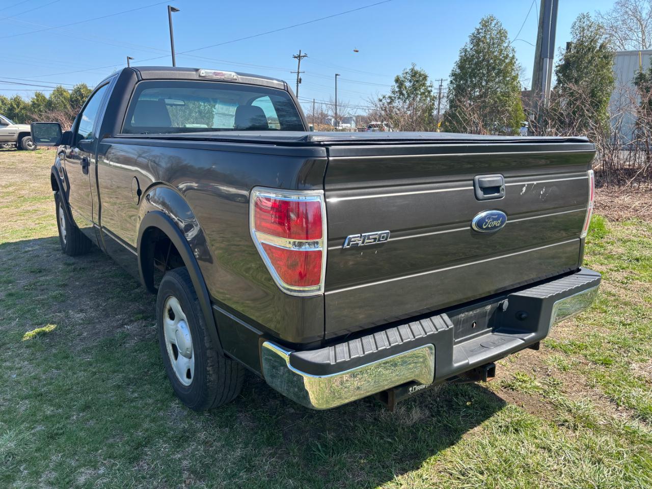 Ford F-150 2WD Reg Cab 145" XLT w/Midbox Prep 2009