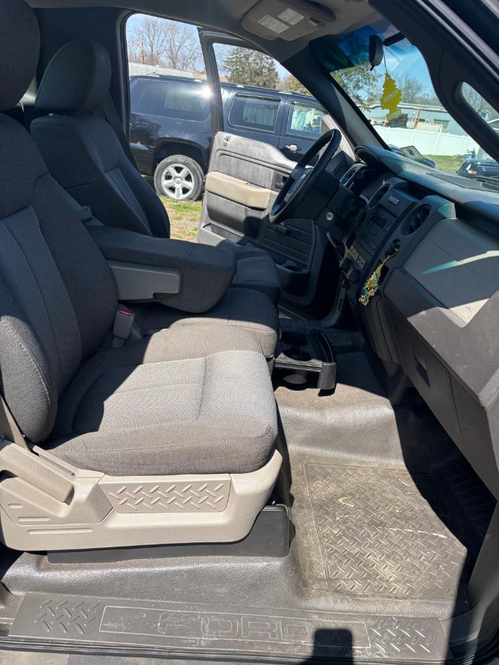 Ford F-150 2WD Reg Cab 145" XLT w/Midbox Prep 2009