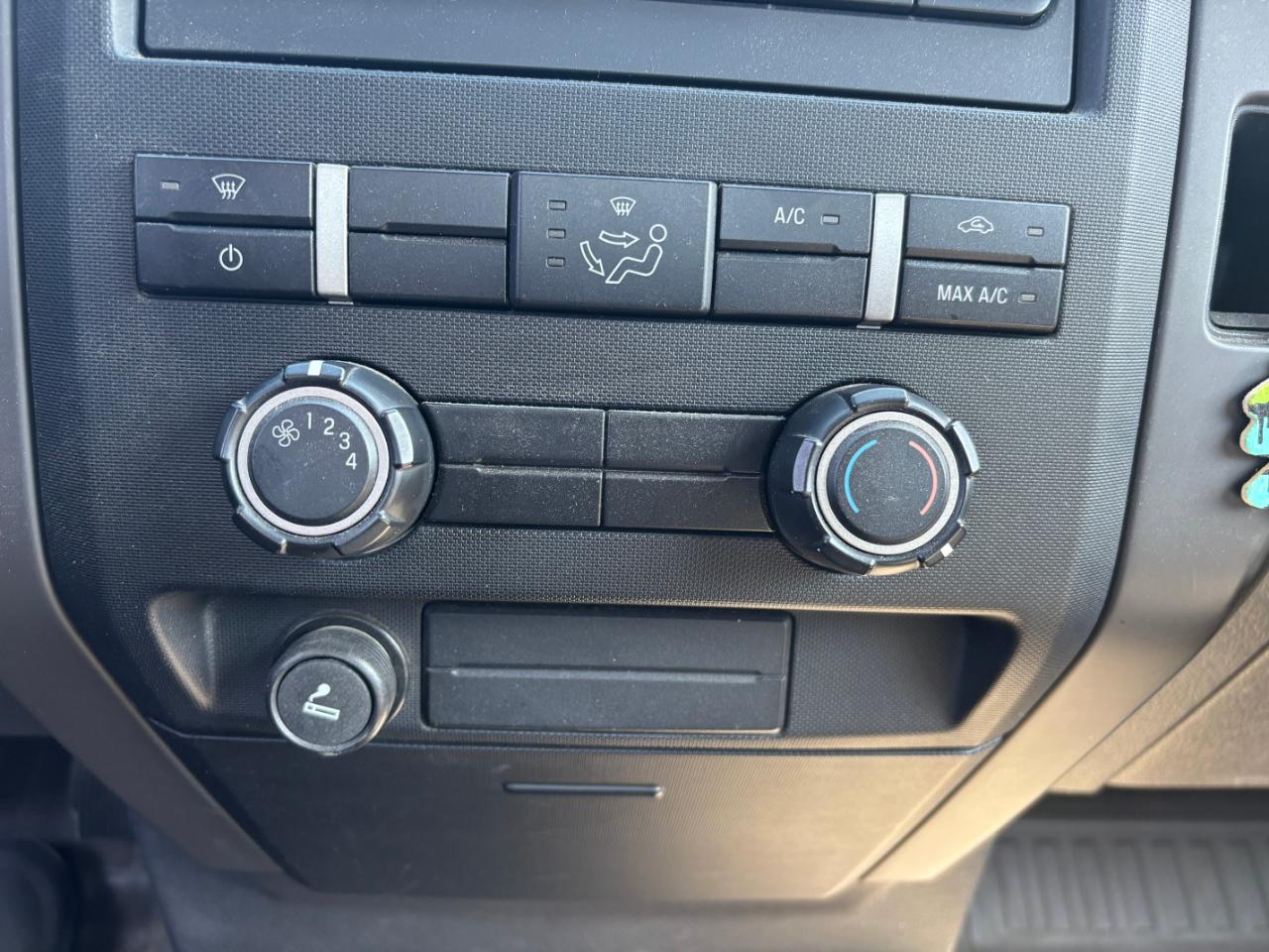 Ford F-150 2WD Reg Cab 145" XLT w/Midbox Prep 2009