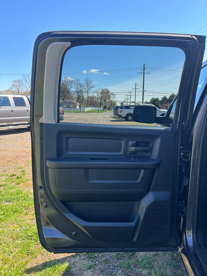 RAM 1500 Tradesman Crew Cab 2016