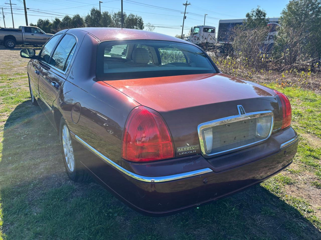 Lincoln Town Car 4dr Sdn Signature 2004