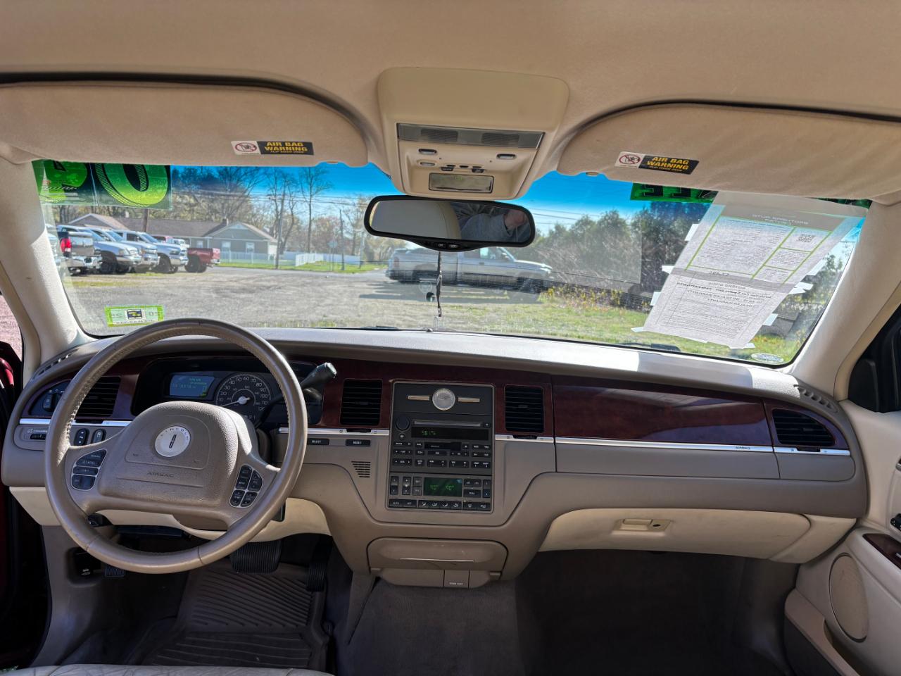 Lincoln Town Car 4dr Sdn Signature 2004