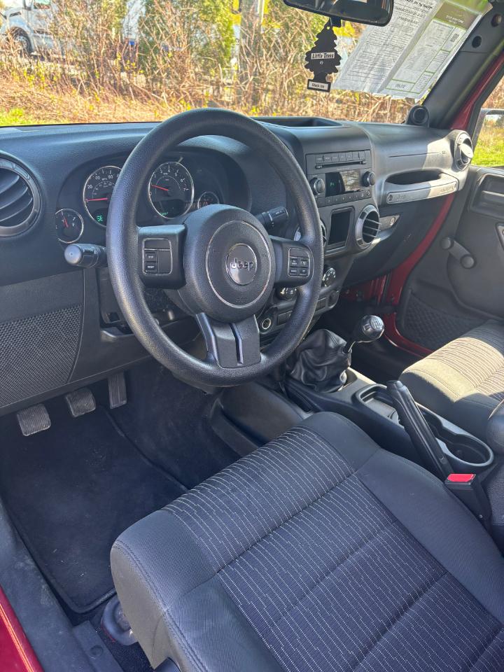 Jeep Wrangler Unlimited 4WD 4dr Sport 2012