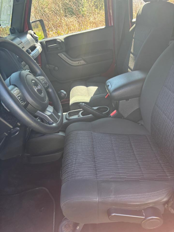 Jeep Wrangler Unlimited 4WD 4dr Sport 2012