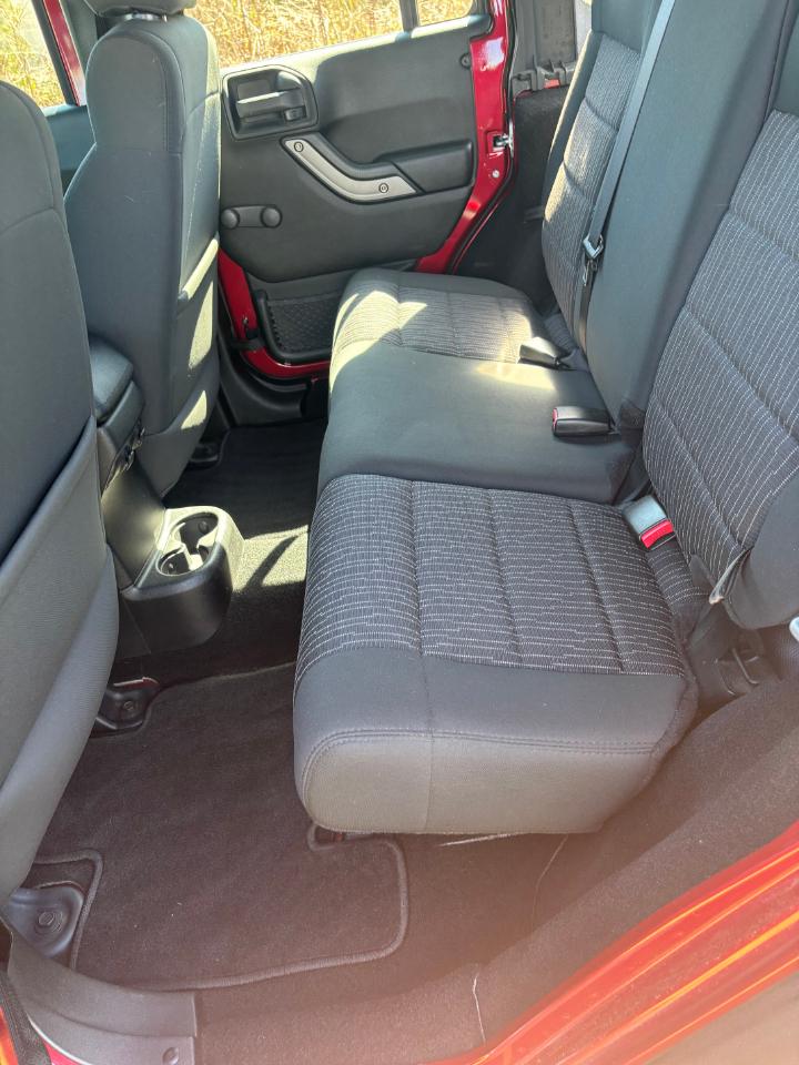 Jeep Wrangler Unlimited 4WD 4dr Sport 2012