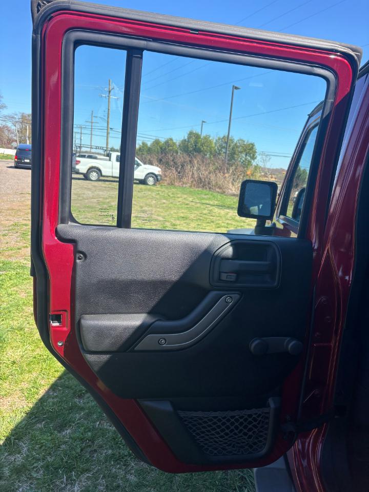 Jeep Wrangler Unlimited 4WD 4dr Sport 2012