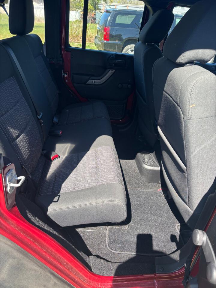 Jeep Wrangler Unlimited 4WD 4dr Sport 2012