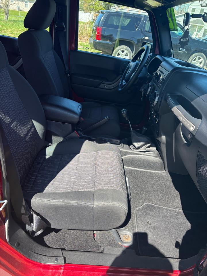 Jeep Wrangler Unlimited 4WD 4dr Sport 2012