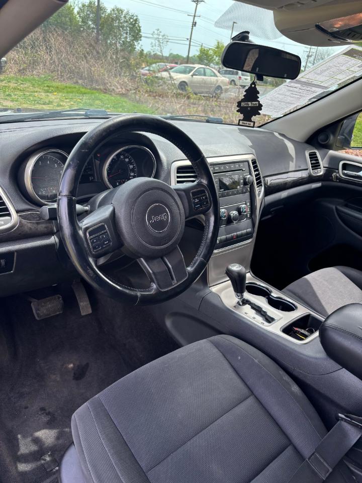 Jeep Grand Cherokee 4WD 4dr Laredo 2011