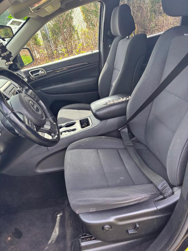 Jeep Grand Cherokee 4WD 4dr Laredo 2011