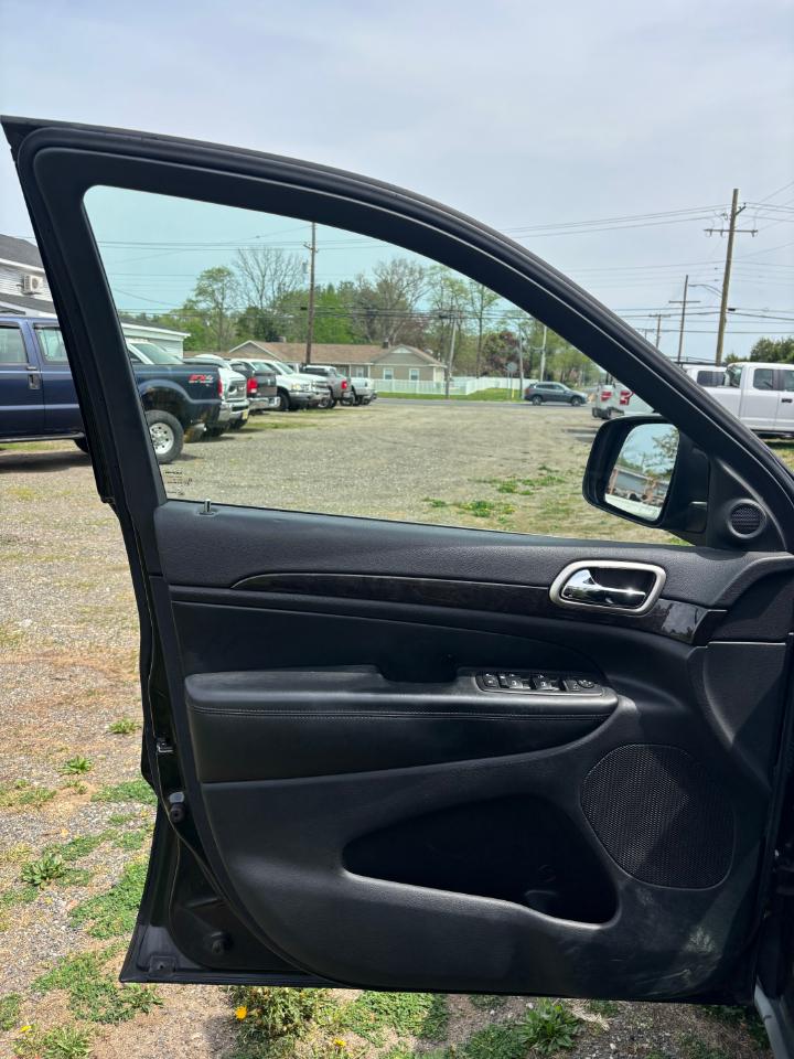 Jeep Grand Cherokee 4WD 4dr Laredo 2011