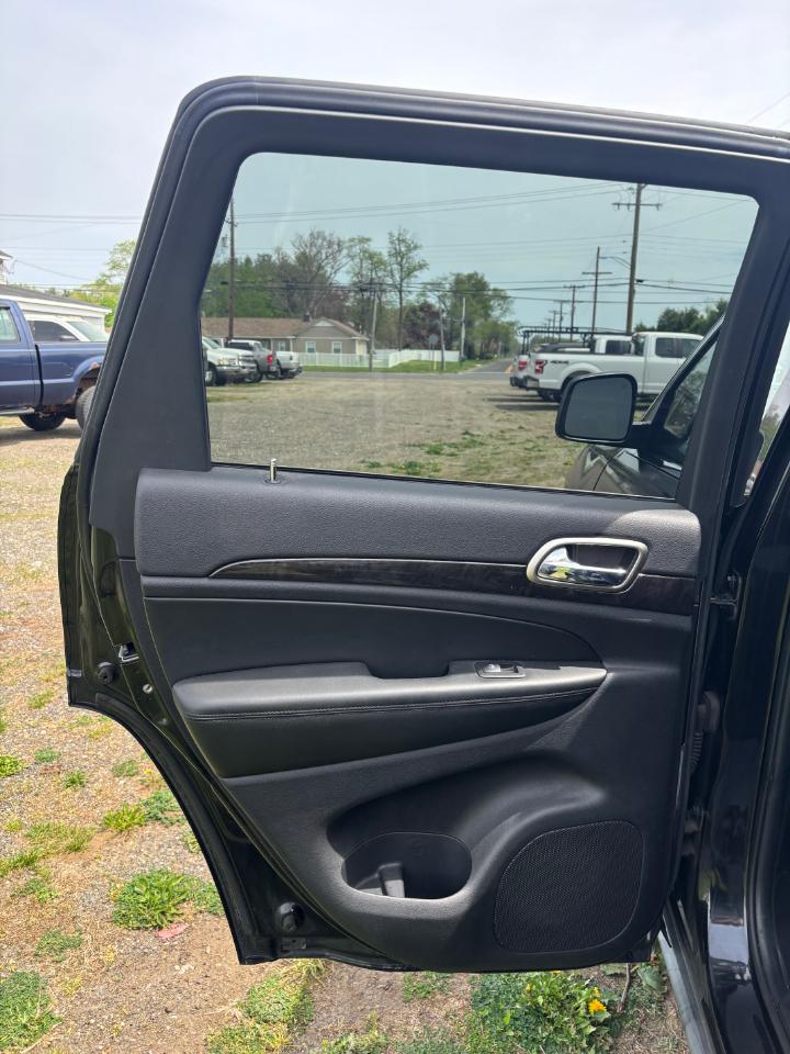 Jeep Grand Cherokee 4WD 4dr Laredo 2011