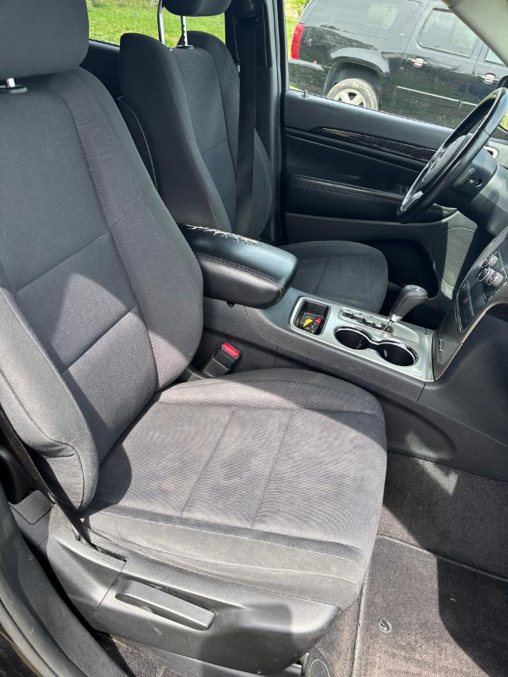 Jeep Grand Cherokee 4WD 4dr Laredo 2011