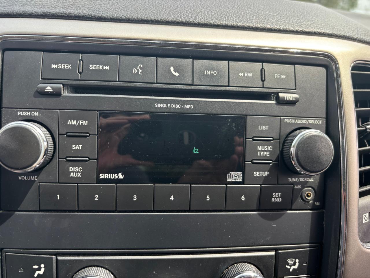 Jeep Grand Cherokee 4WD 4dr Laredo 2011