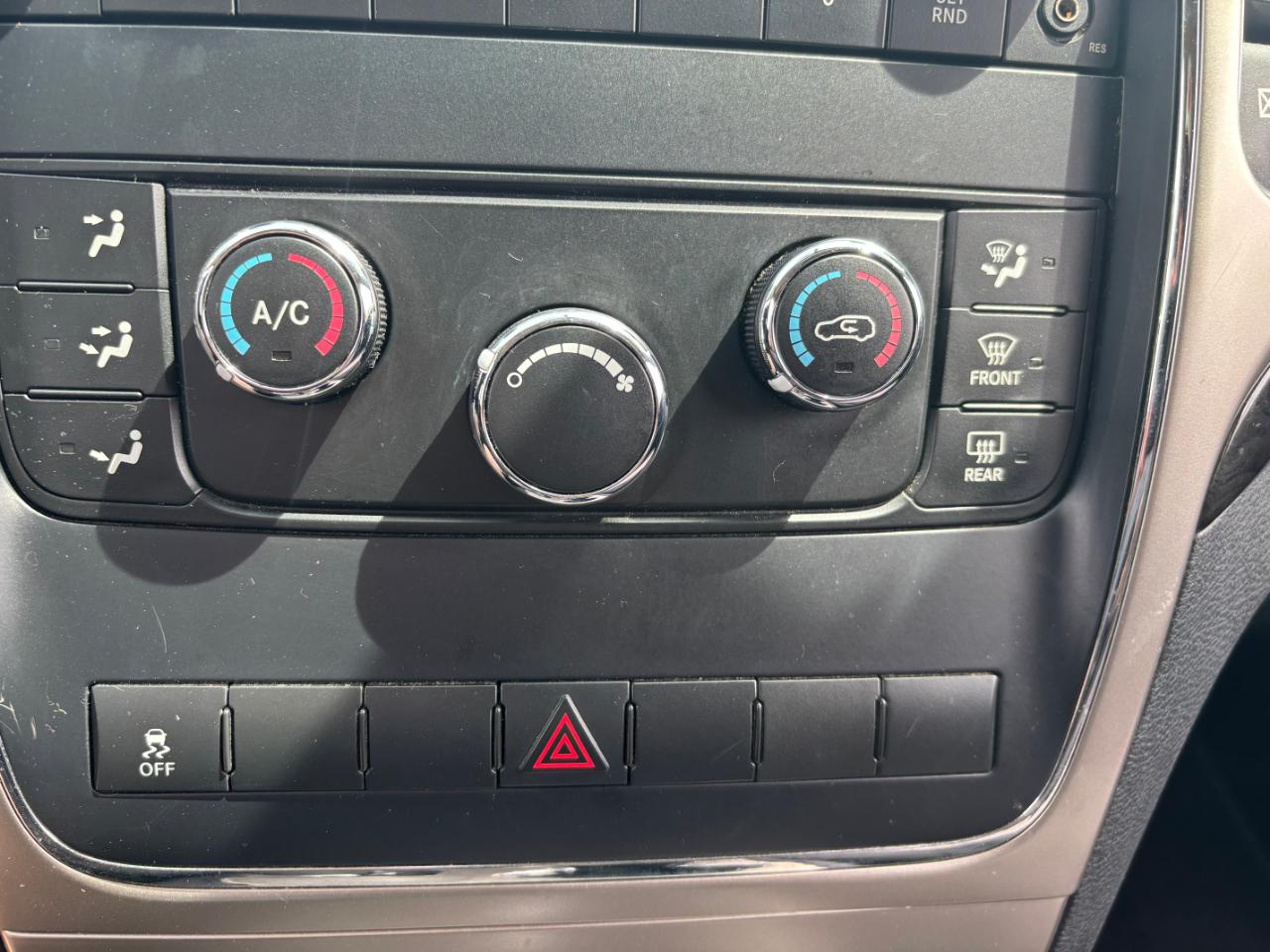 Jeep Grand Cherokee 4WD 4dr Laredo 2011