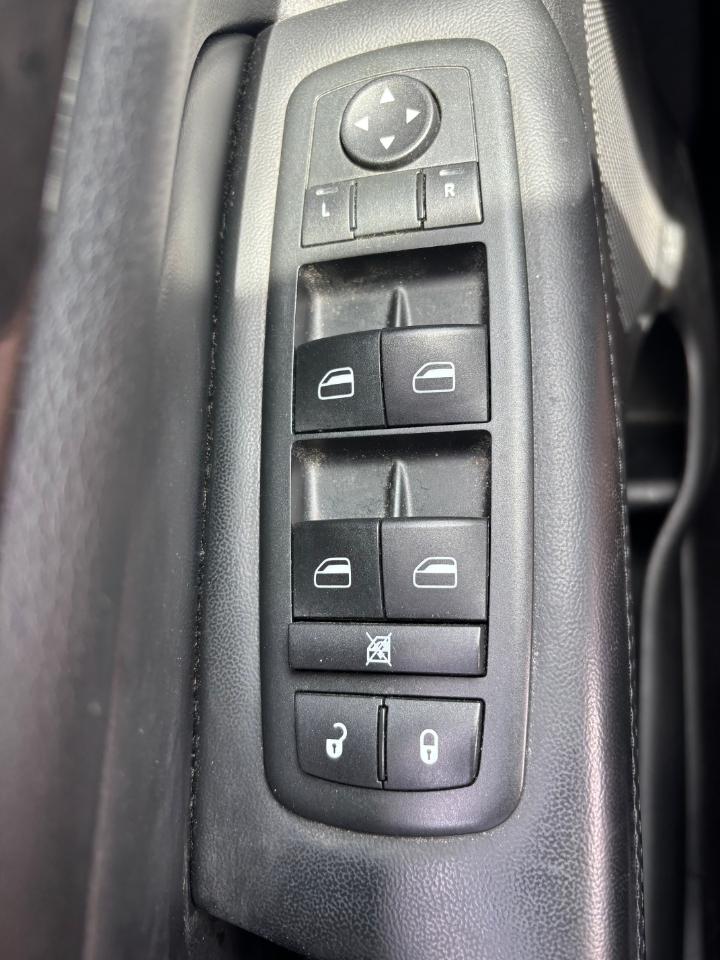 Jeep Grand Cherokee 4WD 4dr Laredo 2011