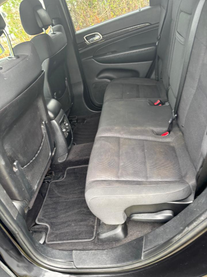 Jeep Grand Cherokee 4WD 4dr Laredo 2011