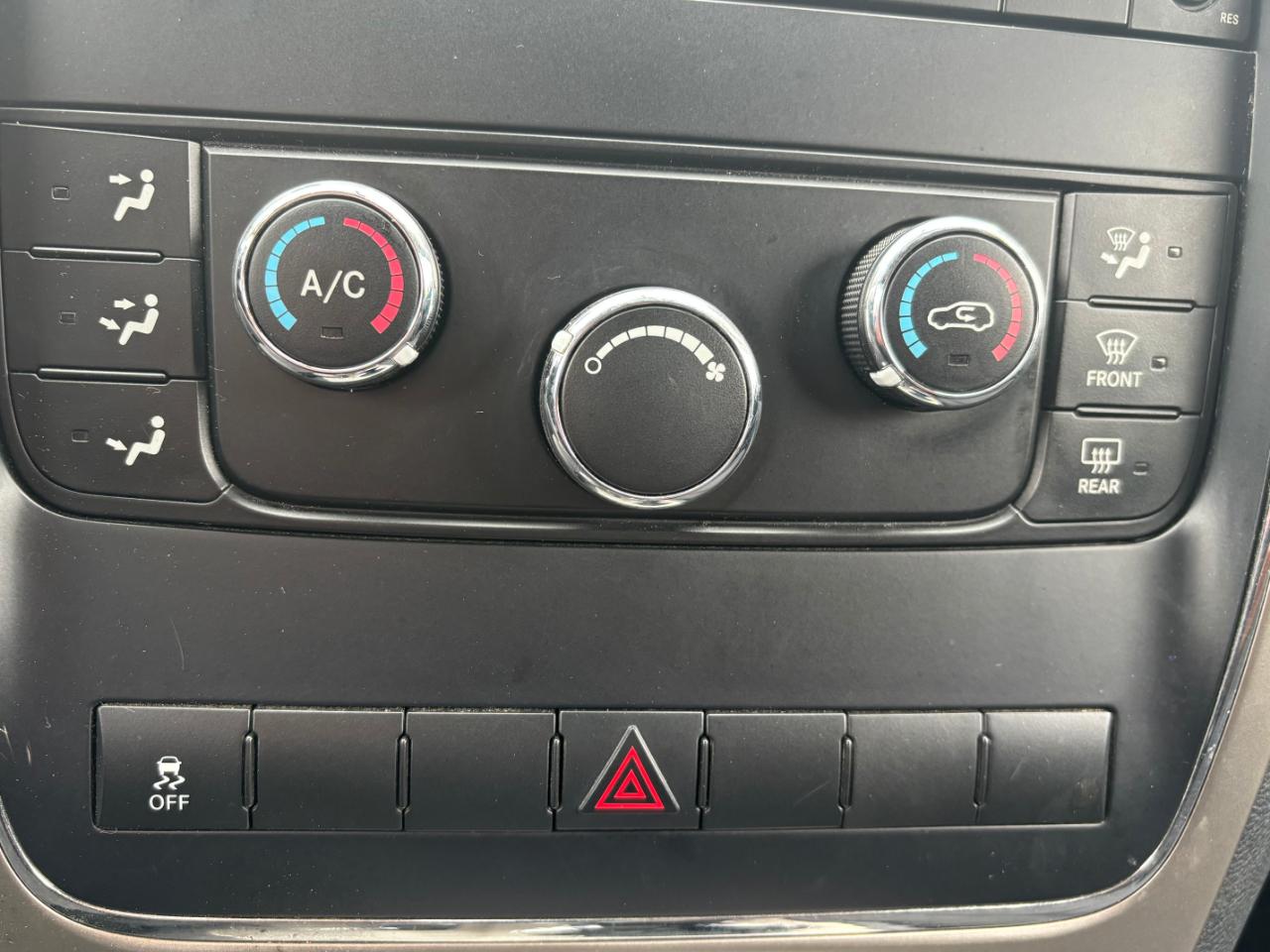 Jeep Grand Cherokee 4WD 4dr Laredo 2011
