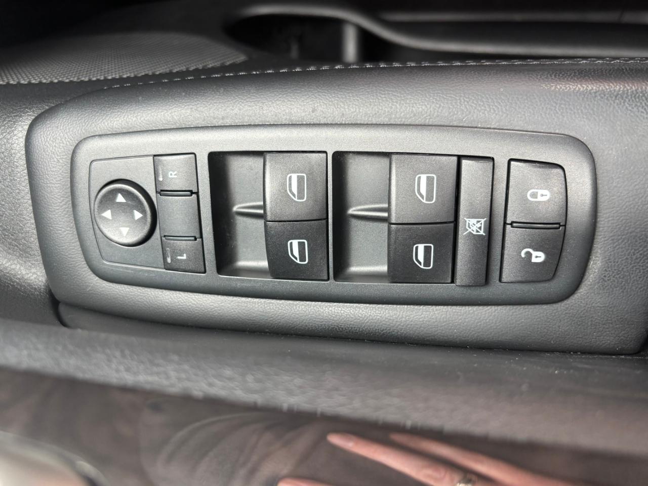 Jeep Grand Cherokee 4WD 4dr Laredo 2011