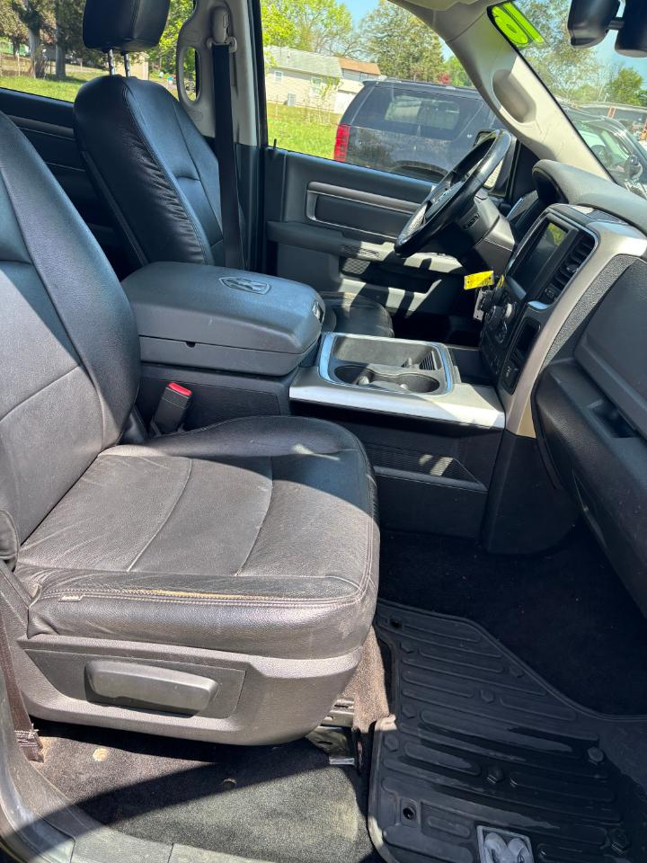 RAM 1500 Big Horn Crew Cab 4WD 2016