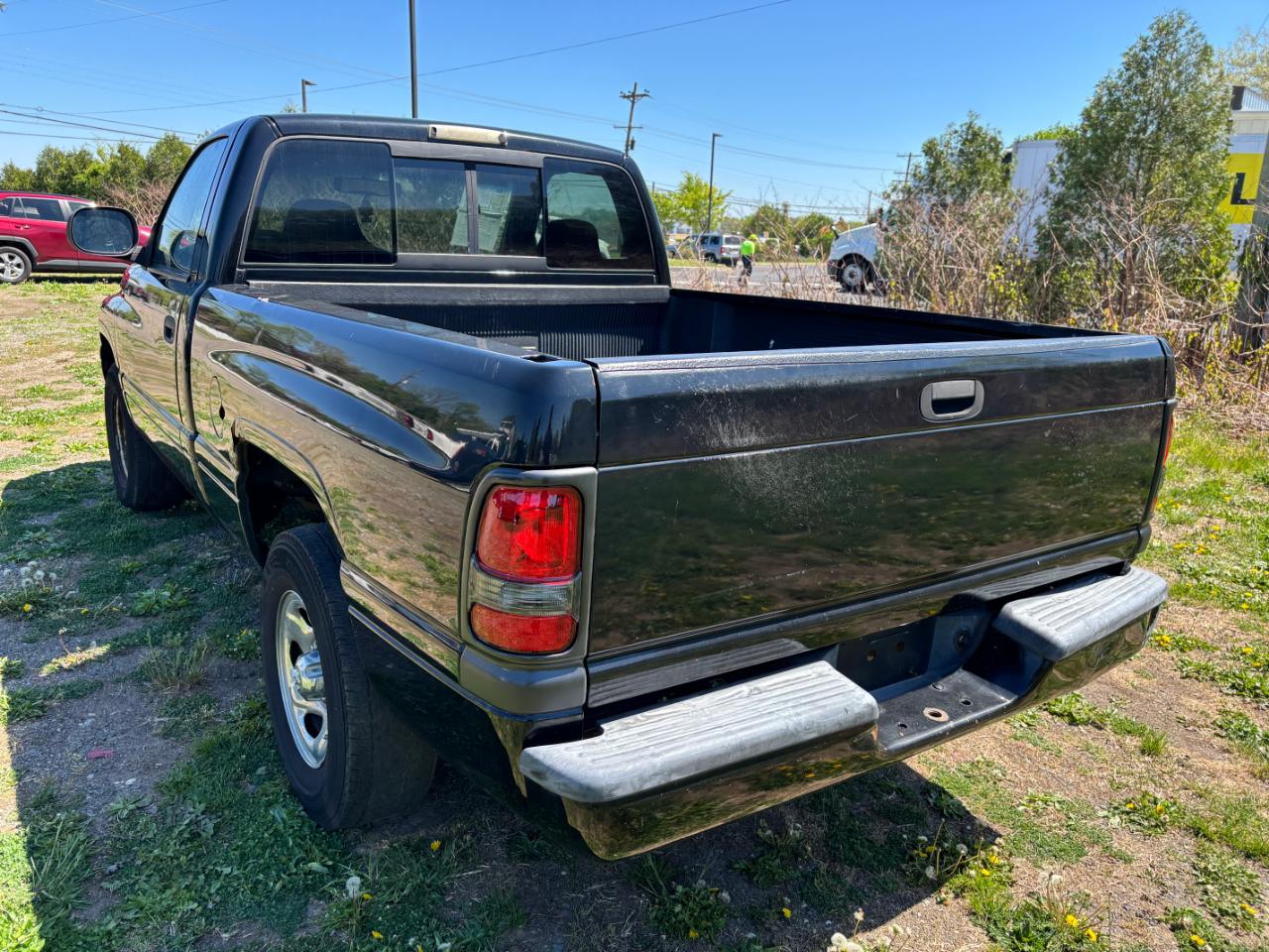 Dodge Ram 1500 ST Short Bed 2WD 2000