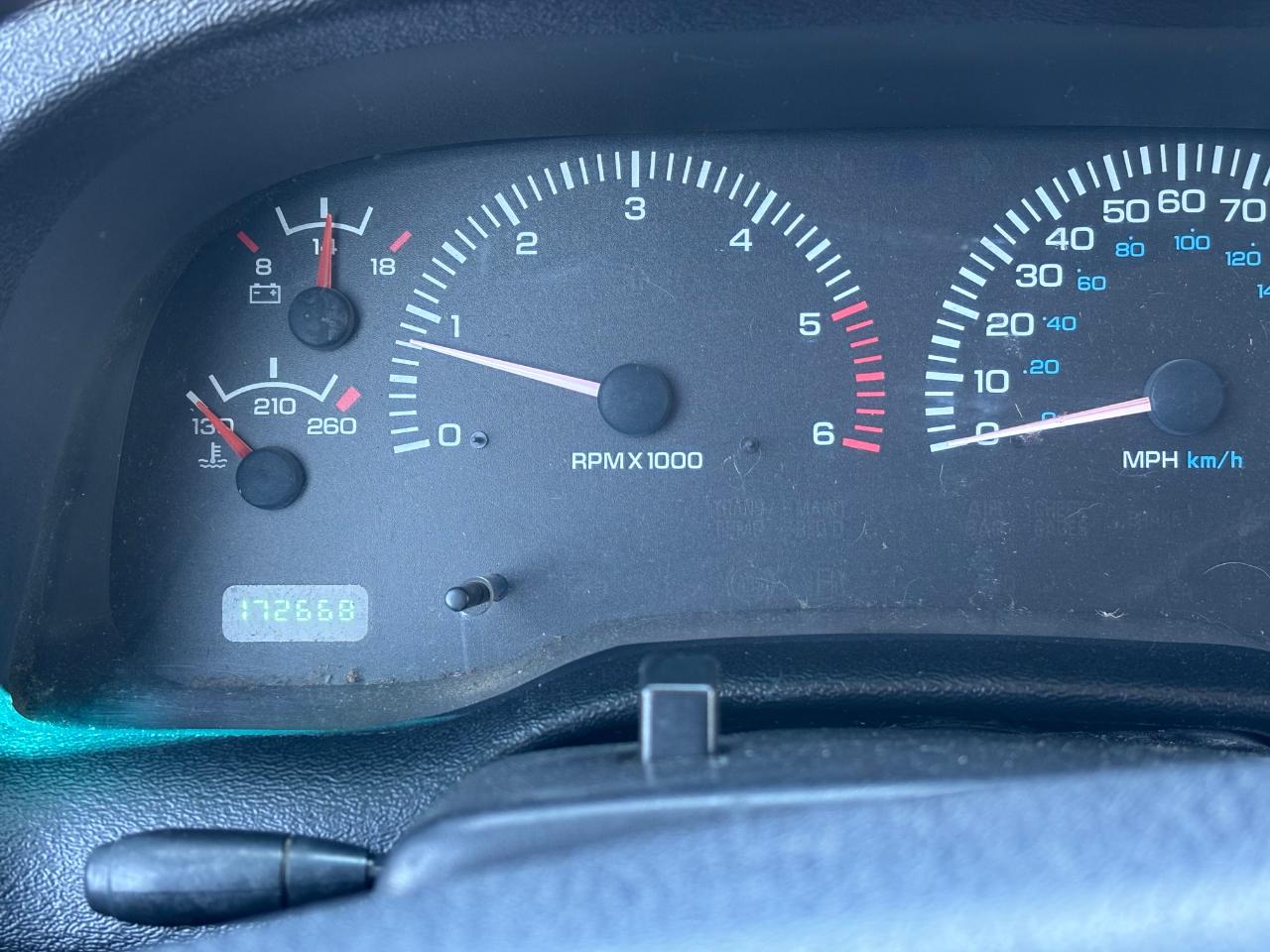 Dodge Ram 1500 ST Short Bed 2WD 2000