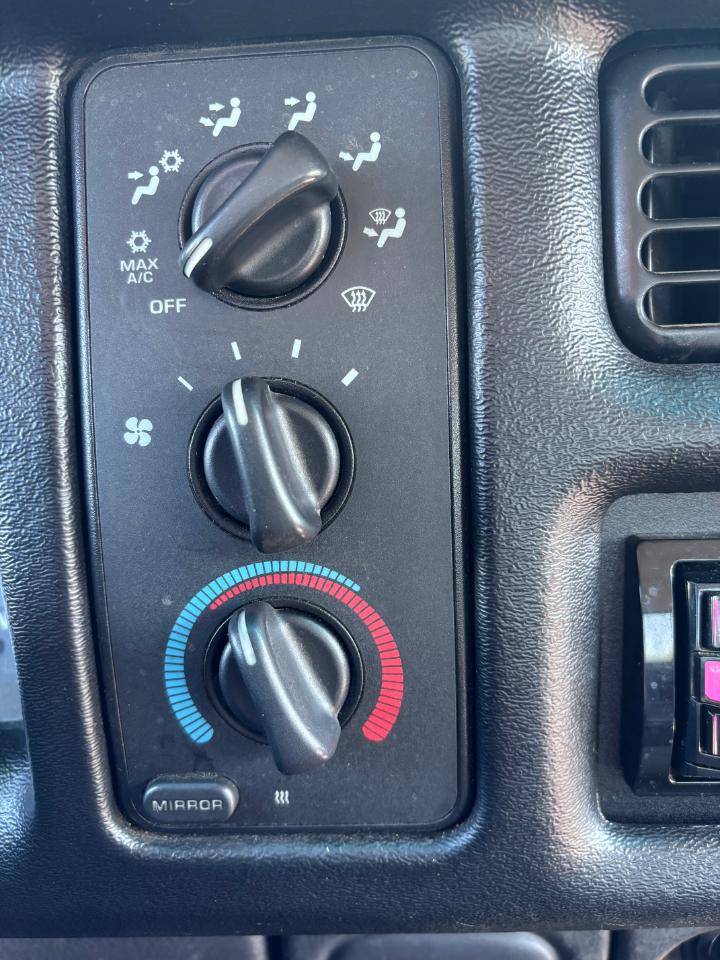 Dodge Ram 1500 ST Short Bed 2WD 2000